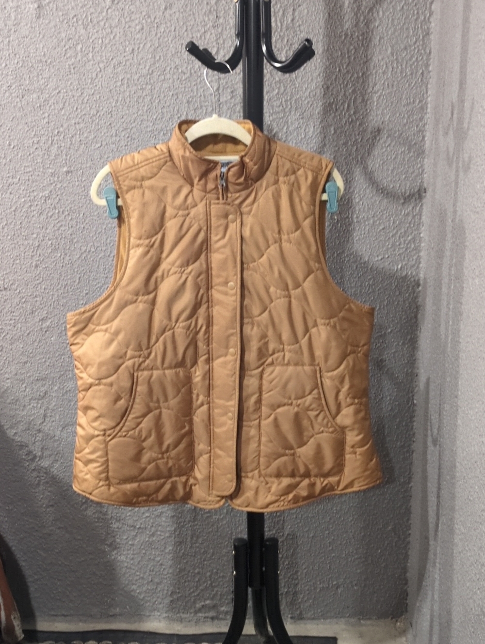 croft & barrow Quilted Vest in Camel